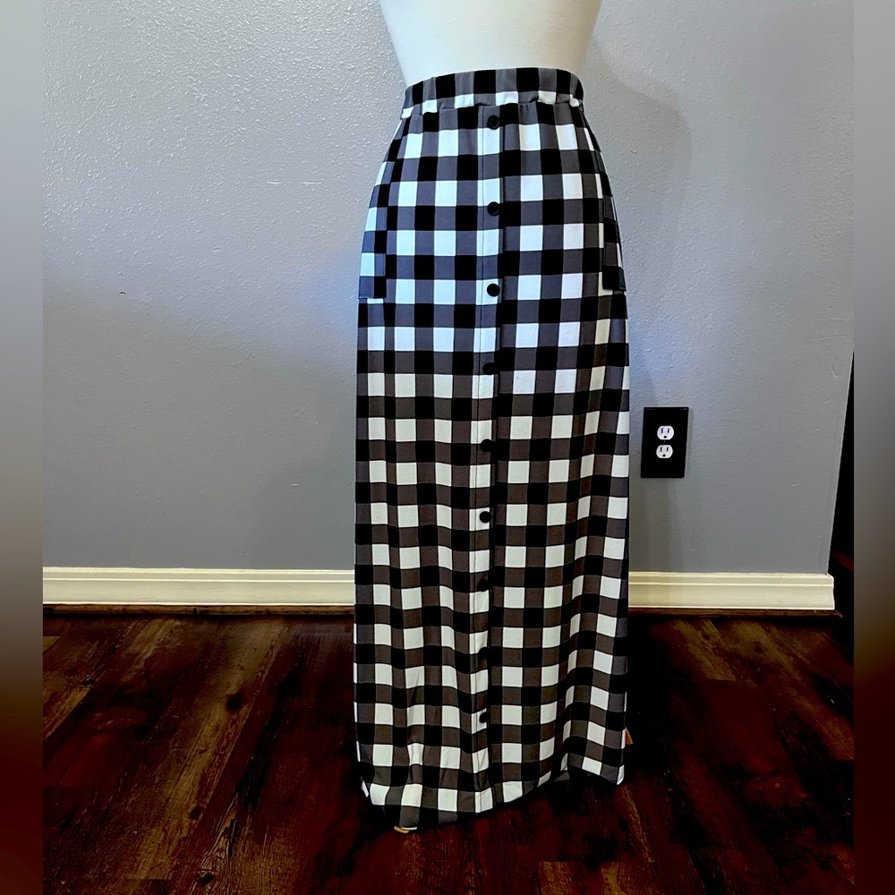 Cato XL black and white skirt 38” long